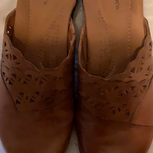 G.H. & Co Women Effie Leather Clogs Size 9 - Picture 5 of 7